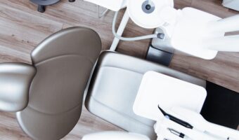 נפיחות בחניכיים